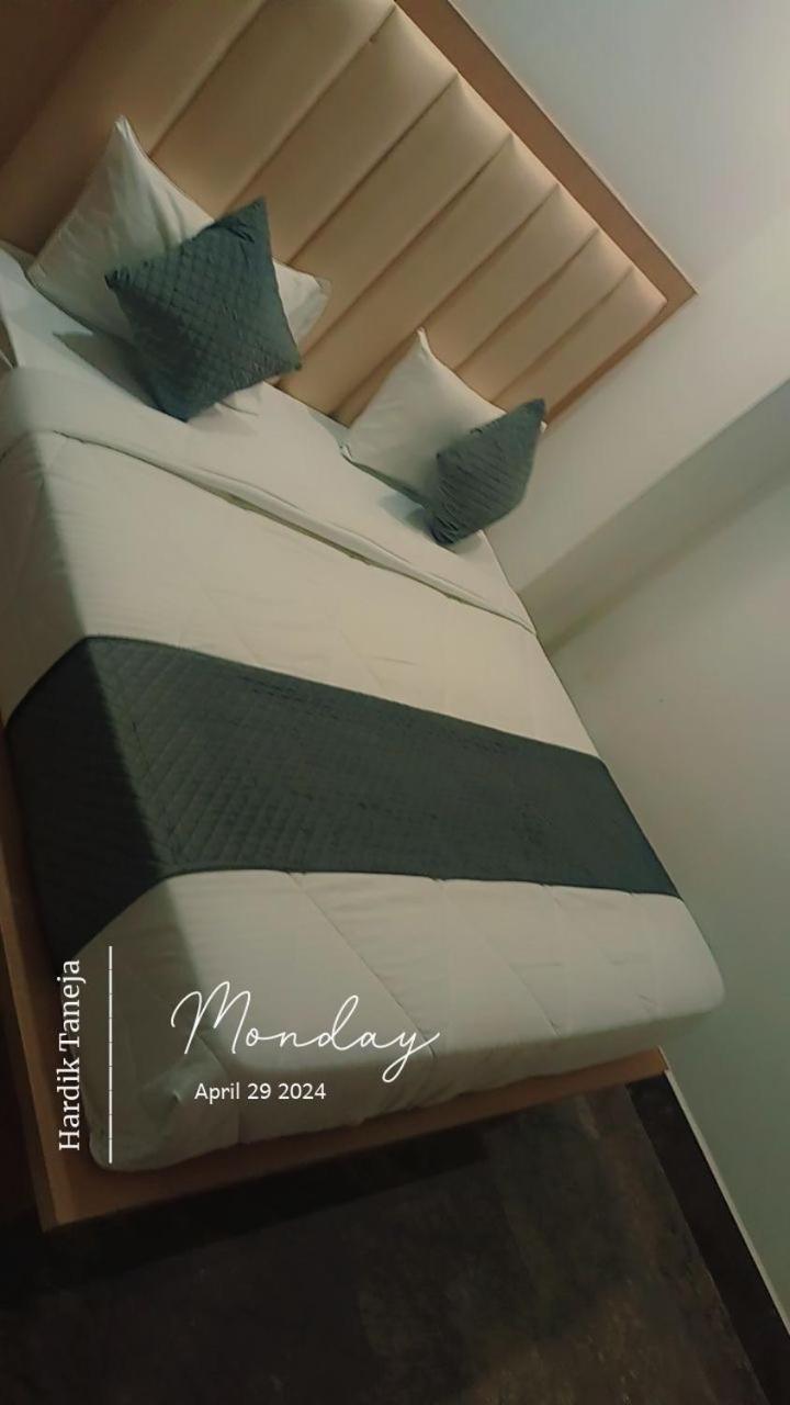Hotel Whitehouse Ac Family Room 阿格拉 外观 照片