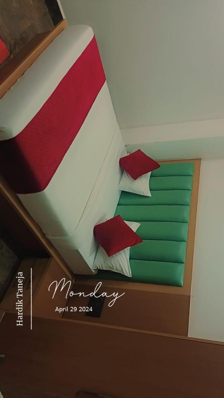 Hotel Whitehouse Ac Family Room 阿格拉 外观 照片