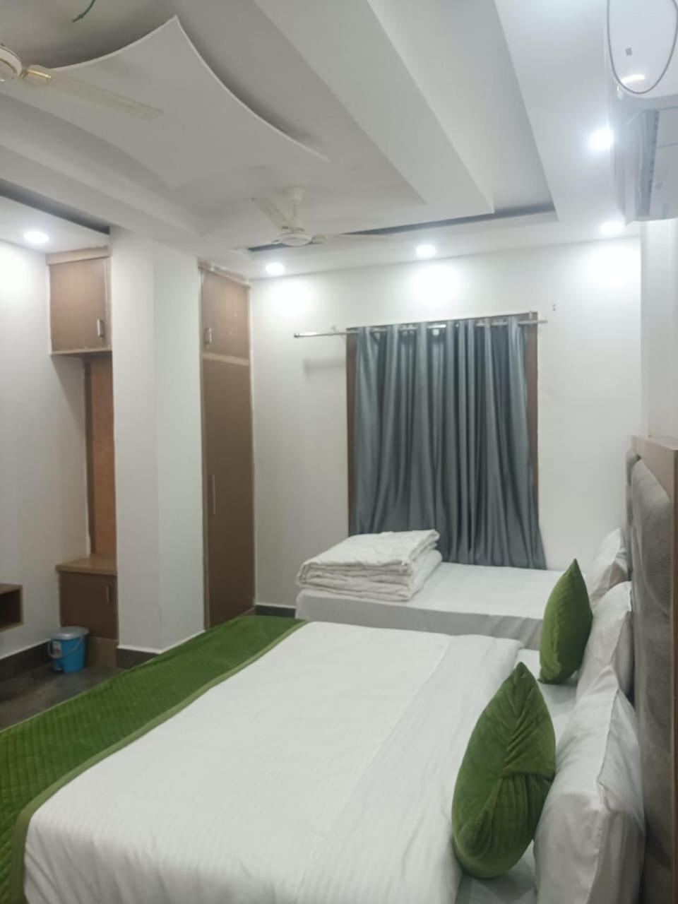 Hotel Whitehouse Ac Family Room 阿格拉 外观 照片